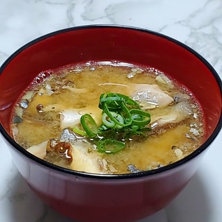 鯖缶と椎茸の味噌汁